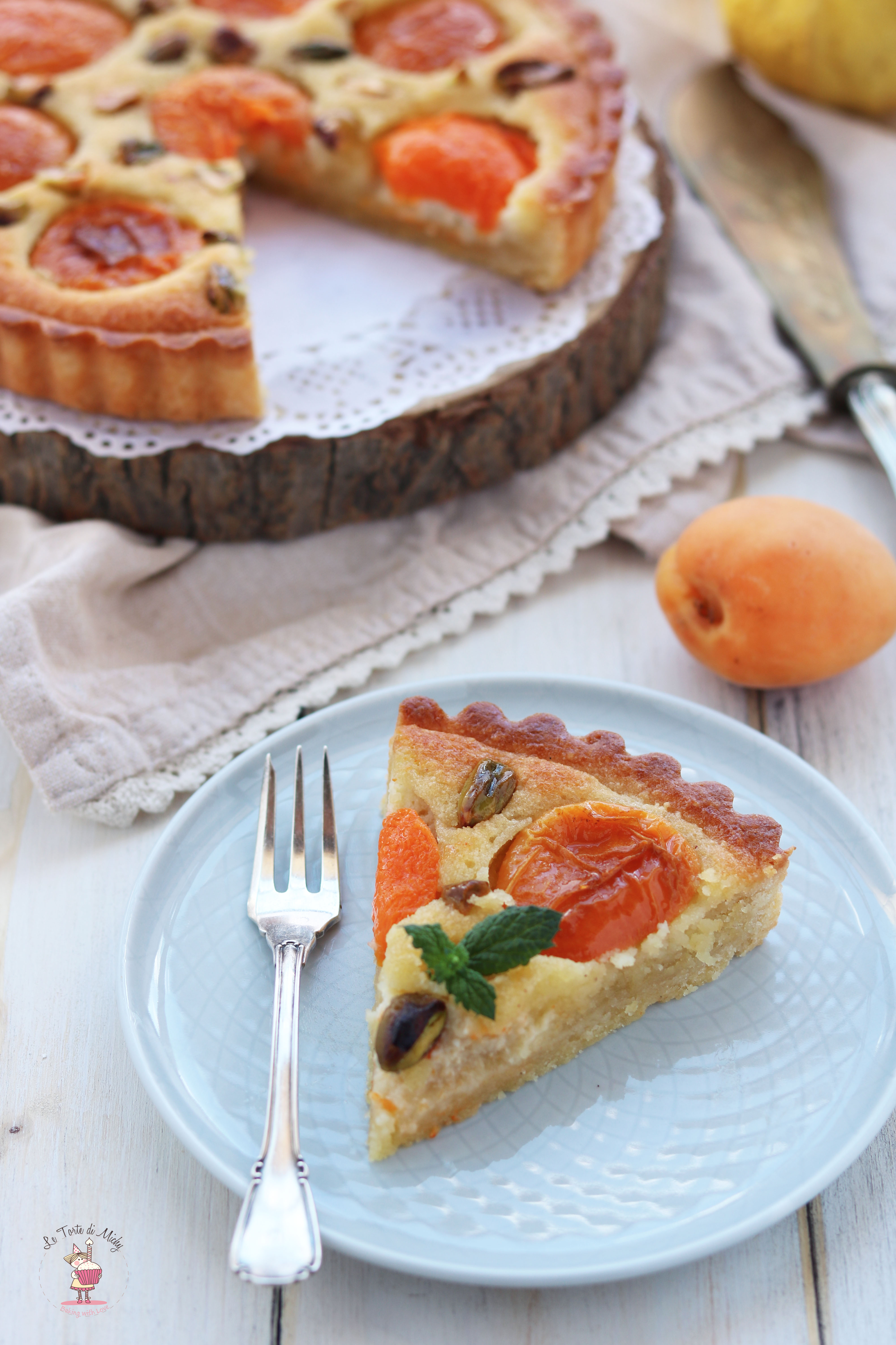 Crostata frangipane alle albicocche e pistacchi