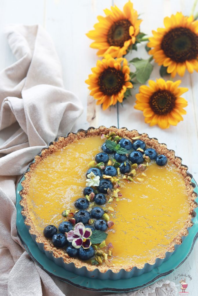 Crostata fredda al mango e mirtilli