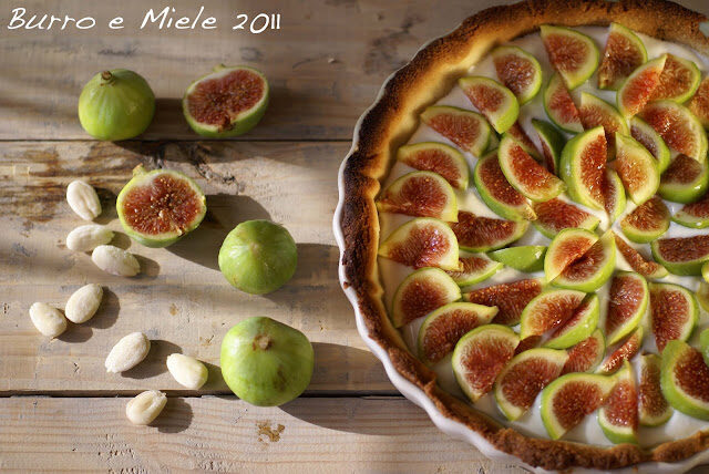 Crostata gluten free di frolla di mandorle, con yogurt e fichi…il prodigio di fine estate