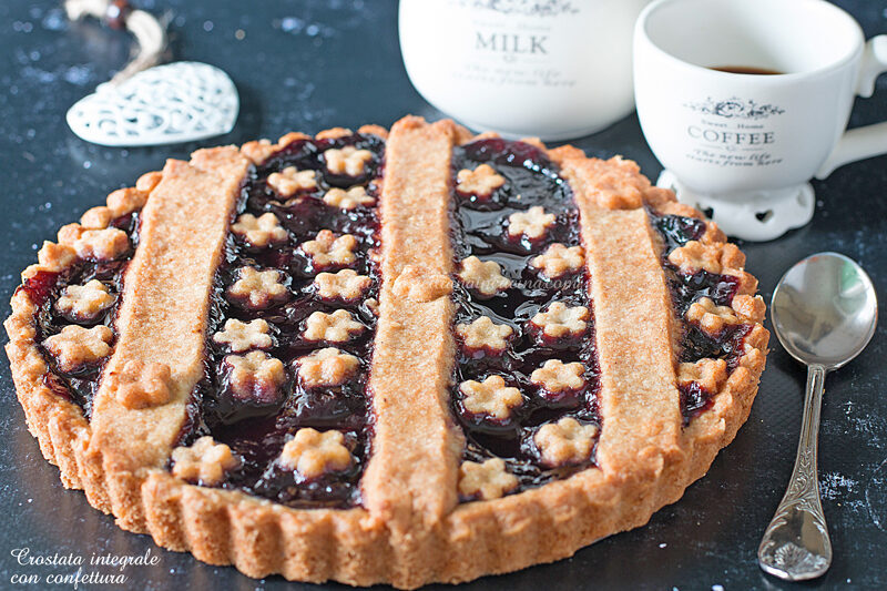 Crostata integrale con confettura frutti di bosco