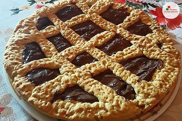 Crostata integrale con crema alle nocciole