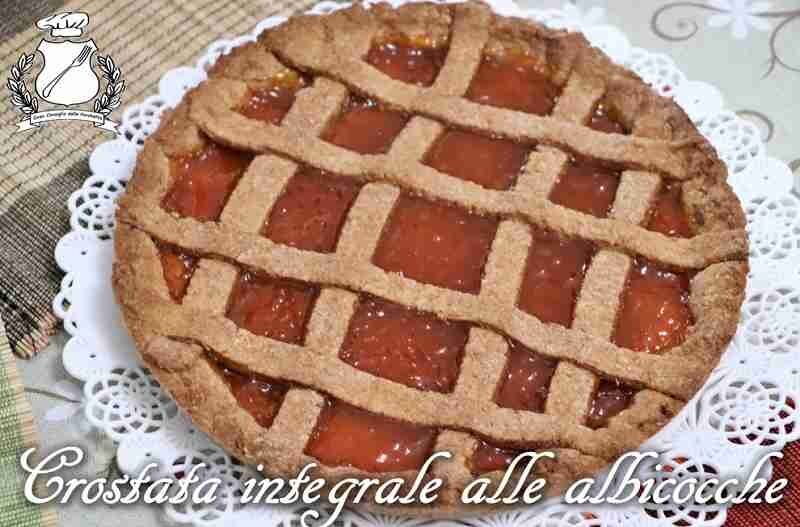 Crostata integrale con marmellata di albicocche