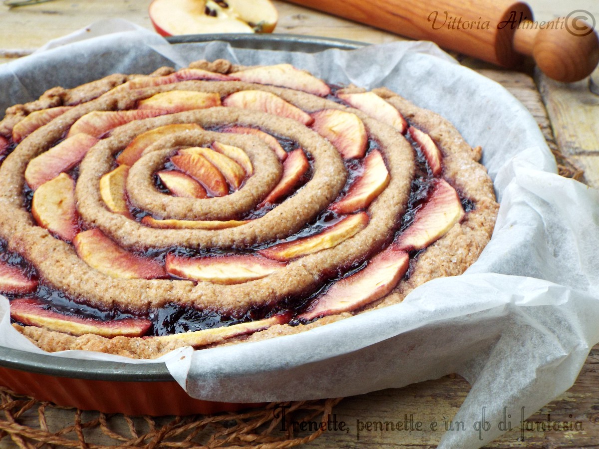 Crostata integrale mele e marmellata ai frutti rossi |frolla allo yogurt