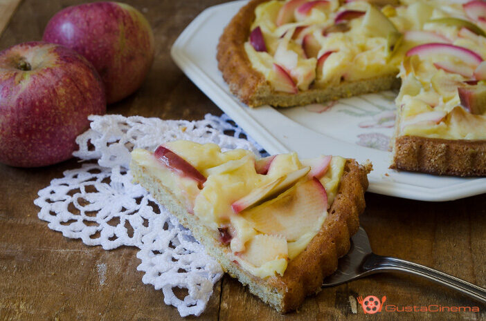 Crostata morbida alle mele con crema pasticcera