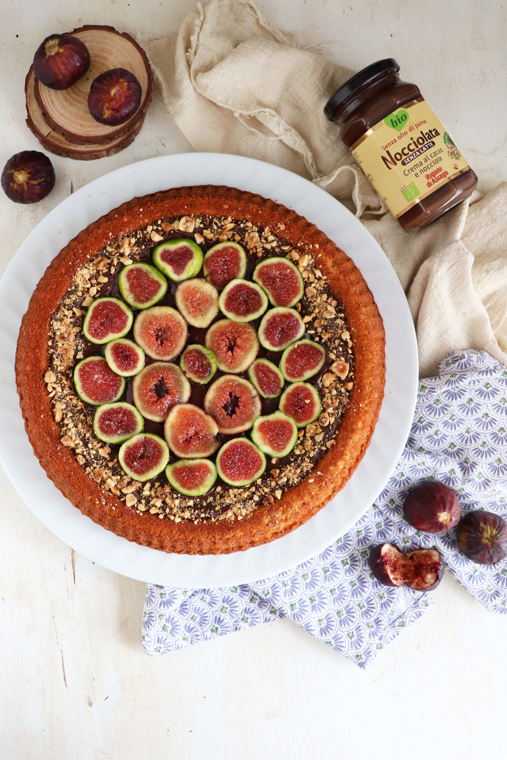 Crostata morbida alle nocciole e fichi senza lattosio