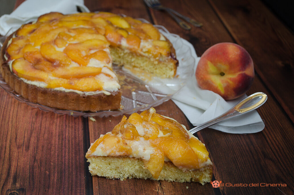 Crostata morbida alle pesche con crema al limone