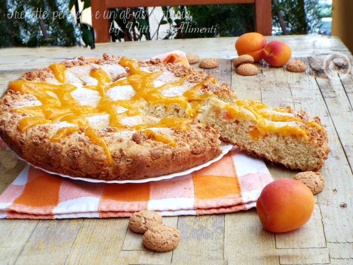 Crostata morbida con albicocche e amaretti