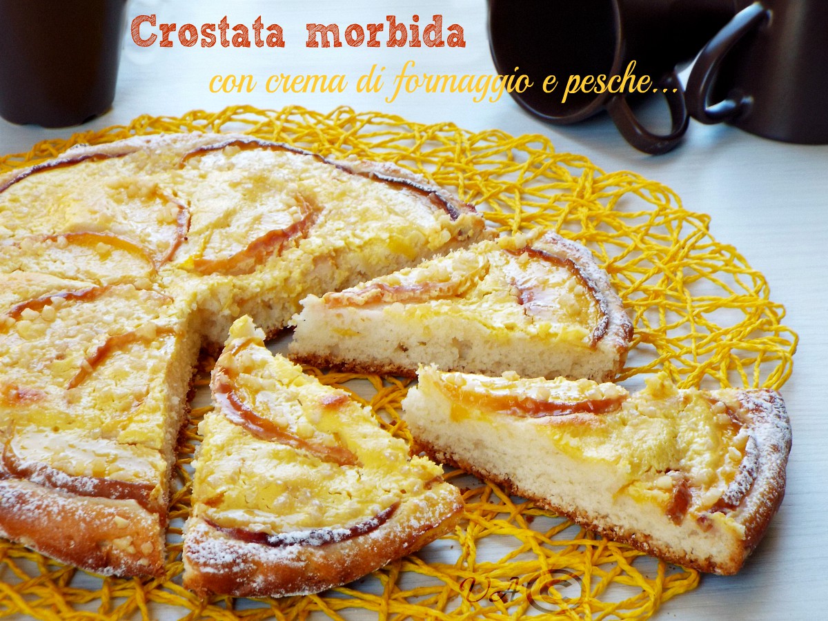 Crostata morbida con crema di formaggio e pesche