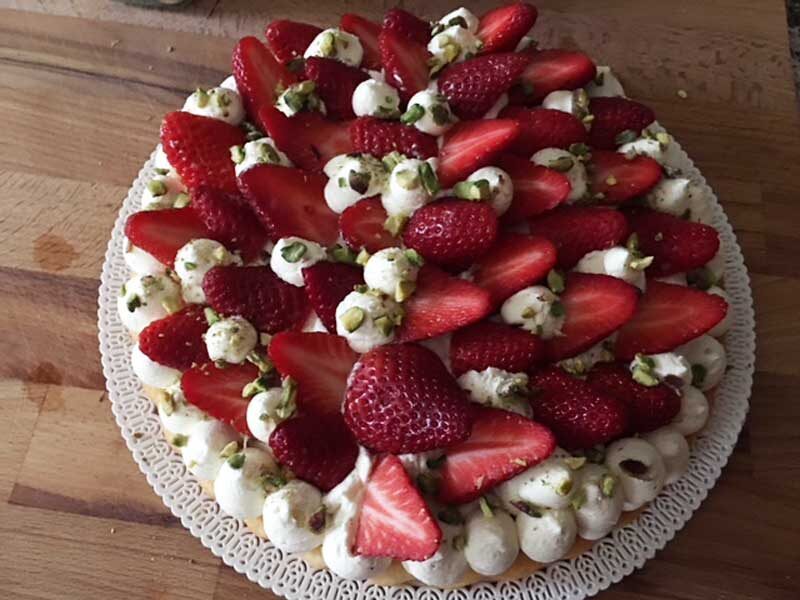 Crostata morbida crema cioccolato bianco mascarpone e fragole