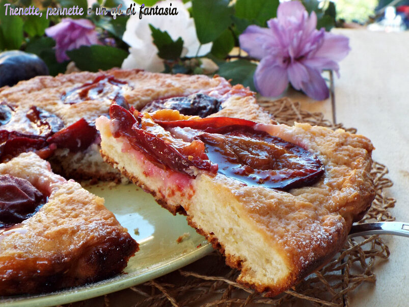 Crostata morbida di prugne caramellate