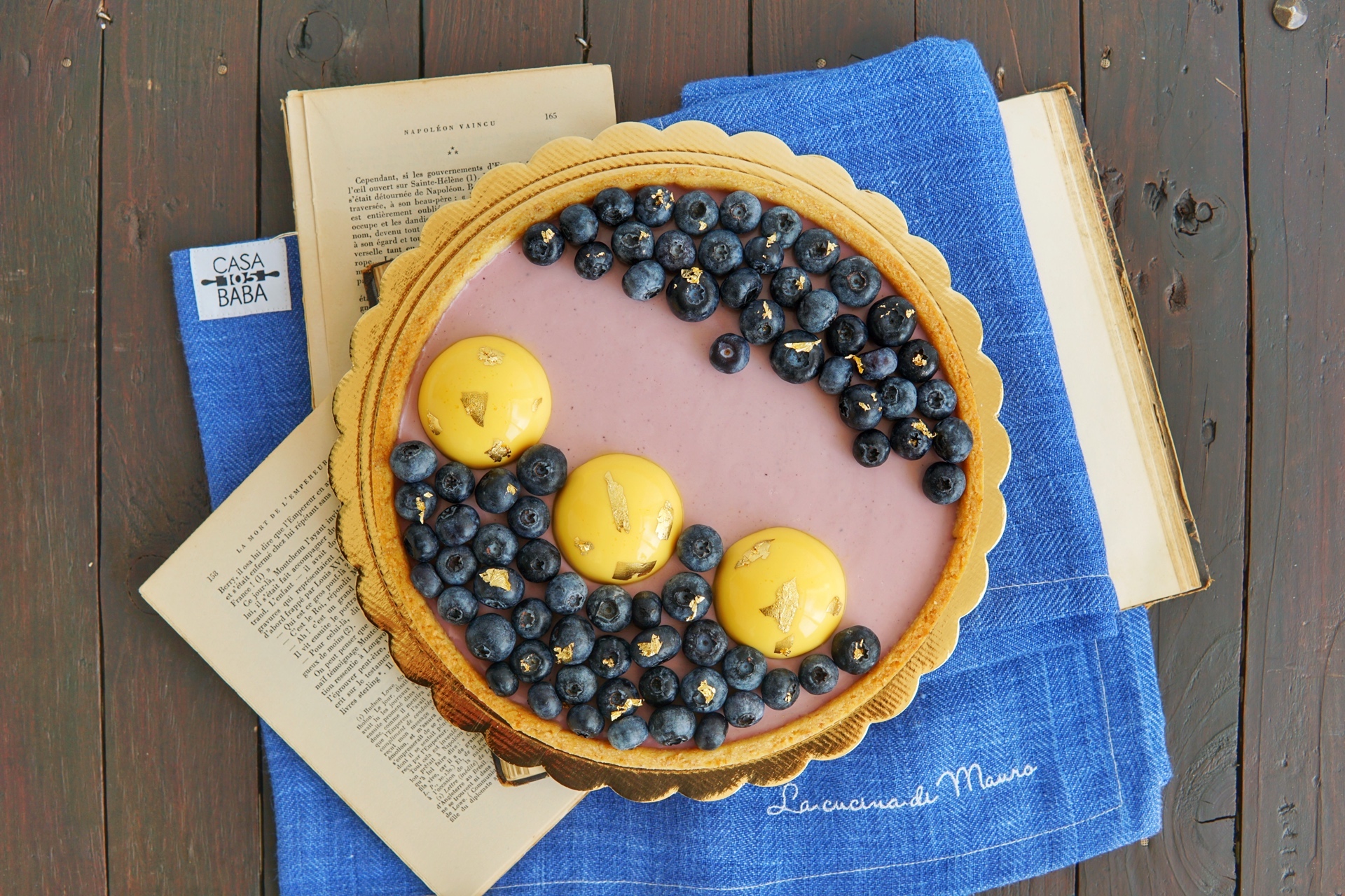 Crostata nonna lucia con pannacotta, vaniglia e mirtilli