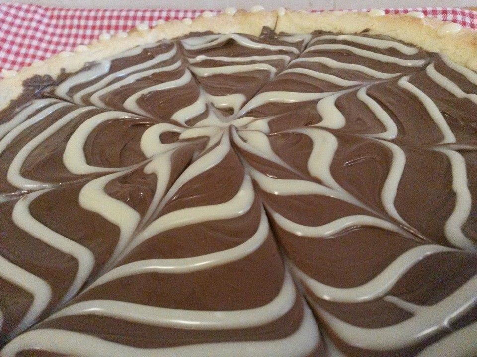 Crostata ragnatela nutella e cioccolato bianco