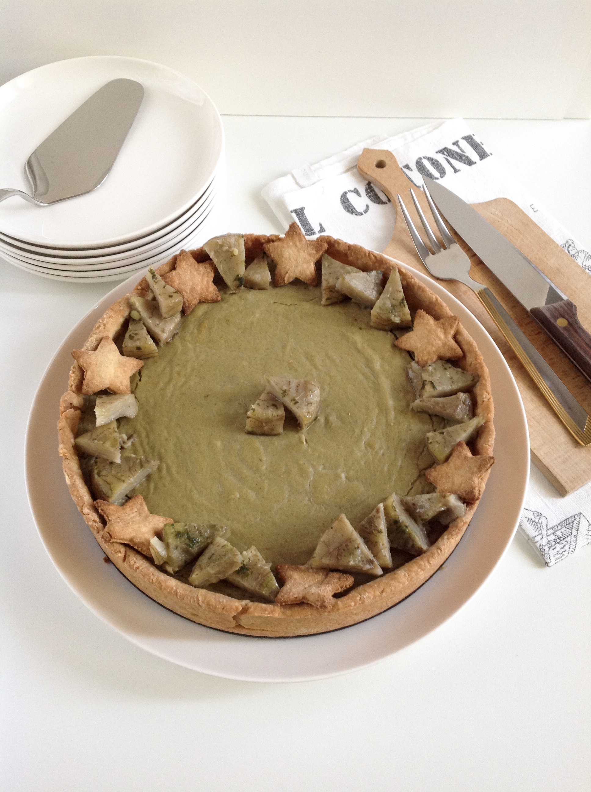 Crostata salata con carciofi e acciughe
