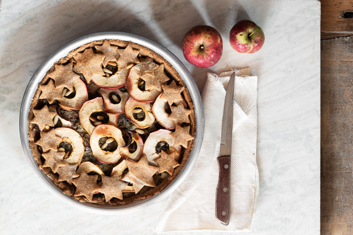 Crostata salata con cicoria pan di zucchero e mele {brisèe integrale all’olio}