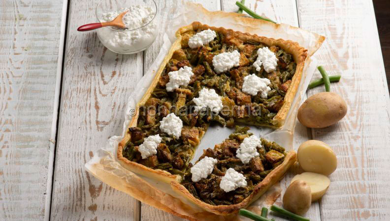 Crostata salata con fagiolini, pesto e fiocchi di latte , vera bontà