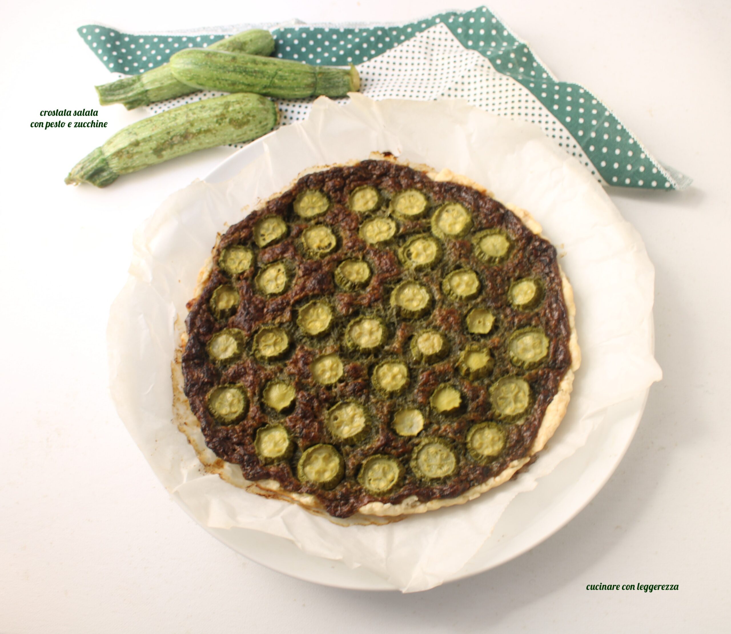 Crostata salata con pesto e zucchine