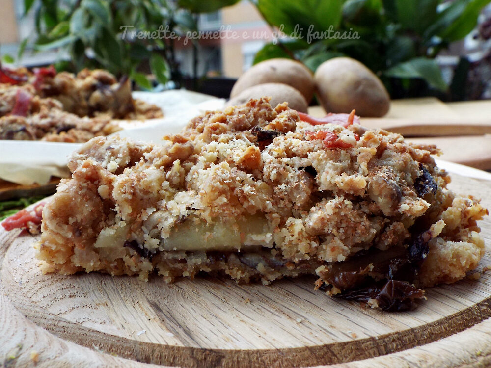 Crostata sbriciolata con patate e radicchio