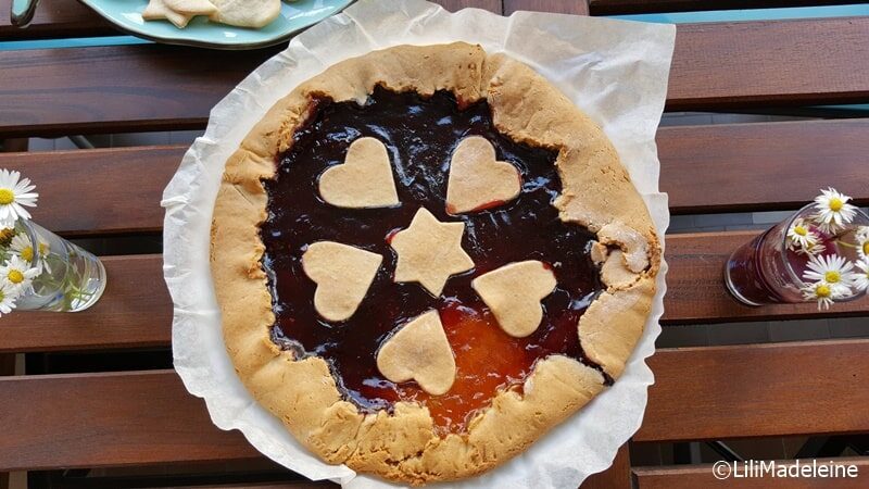 Crostata veloce alla marmellata: ricetta facile per smaltire gli avanzi