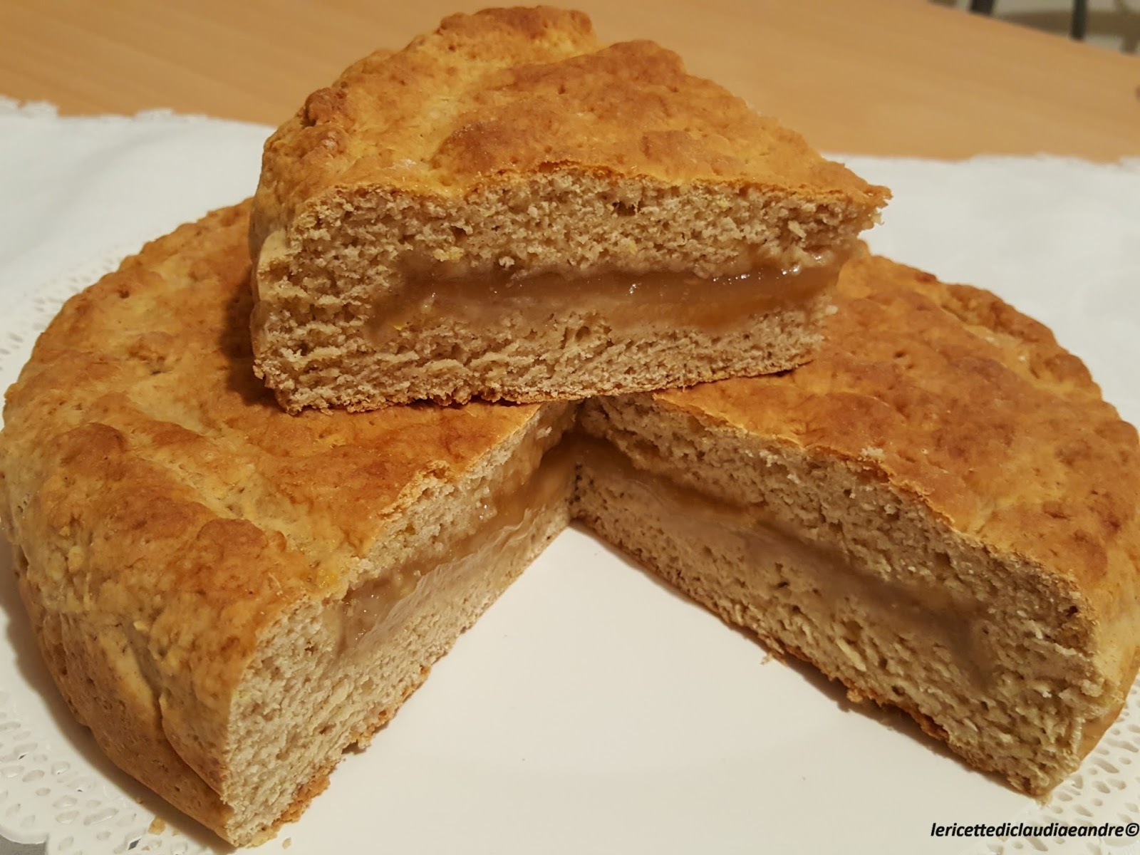 Crostata veloce con farina semintegrale alla ricotta e confettura di pere
