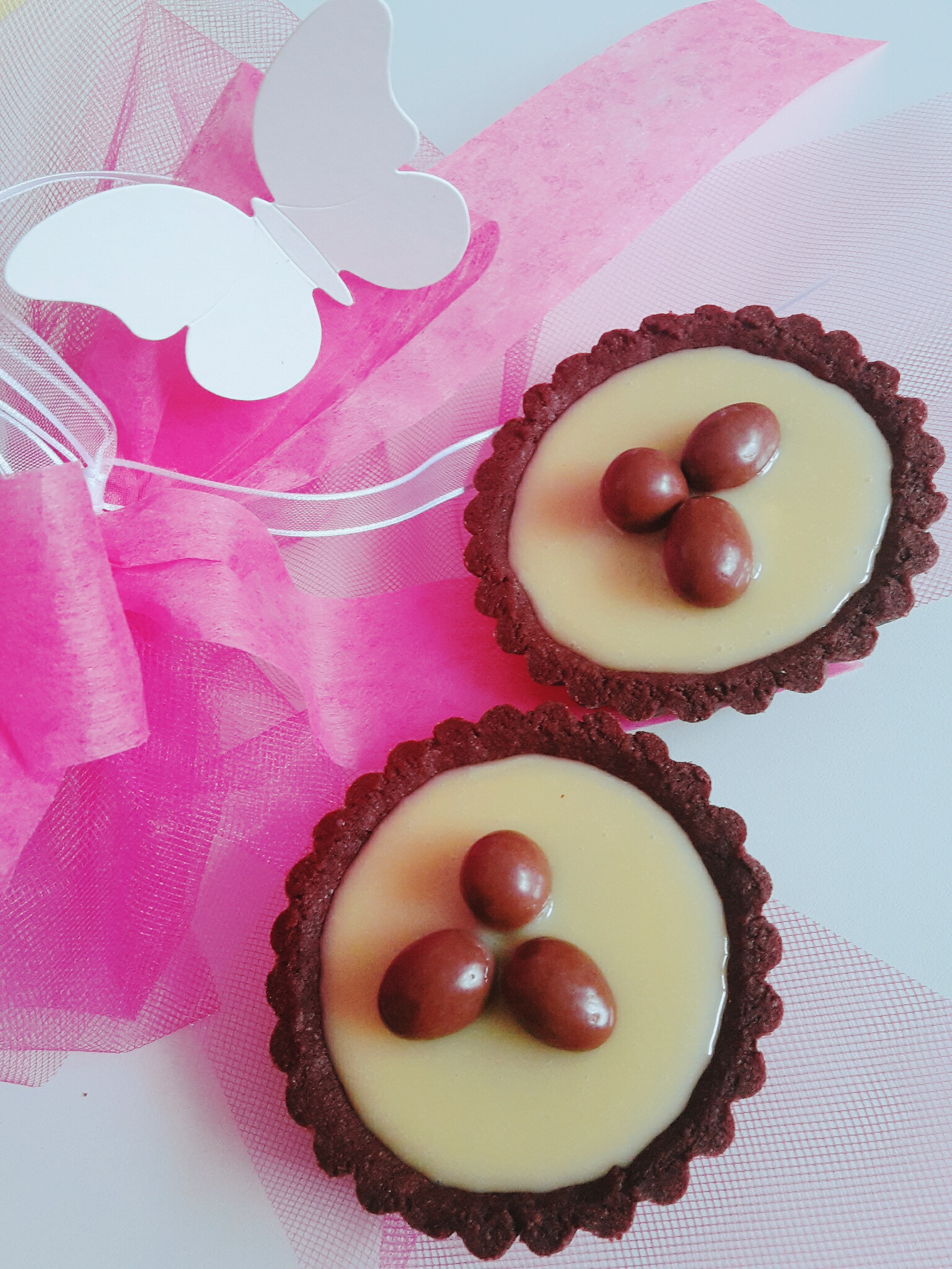 Crostatine al cacao e cioccolato bianco