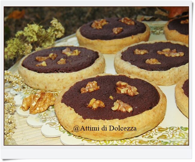 Crostatine al cioccolato e noci