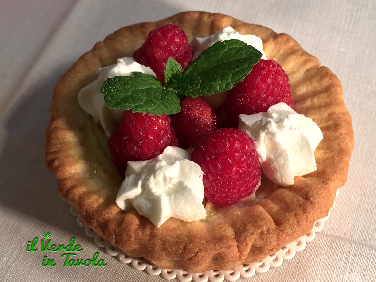 Crostatine alla crema pasticcera e lamponi
