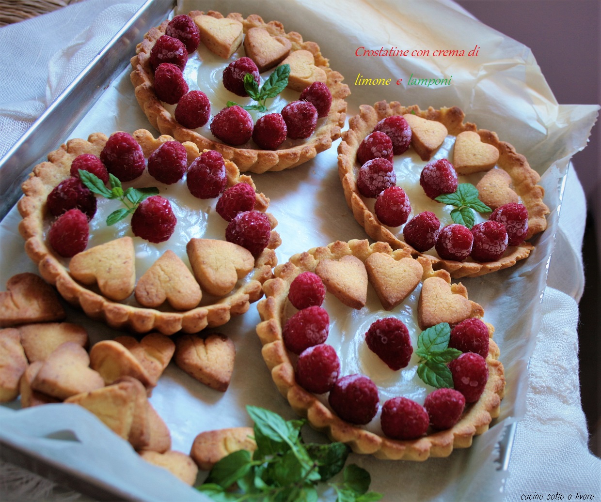 Crostatine con crema di limone e lamponi