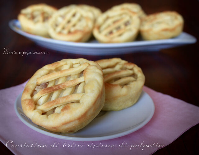 Crostatine di brise’ ripiene di polpette