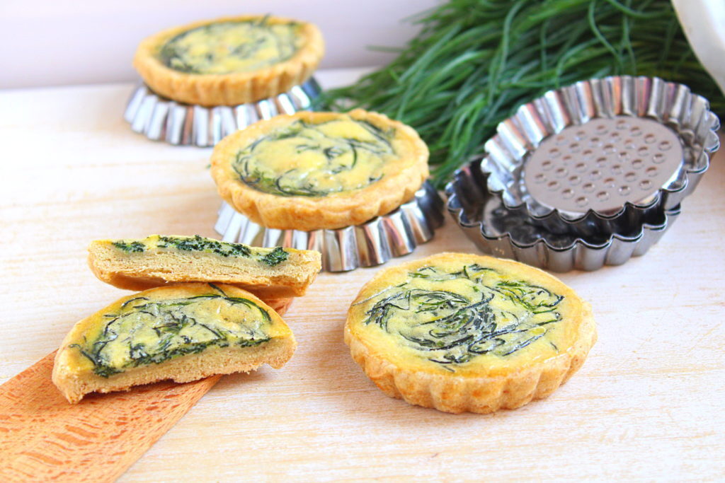 Crostatine salate agli agretti con brisée all’olio extravergine