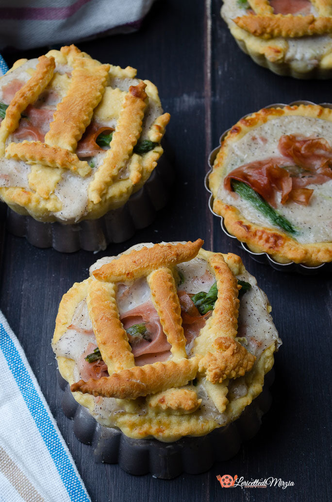 Crostatine salate asparagi e mortadella