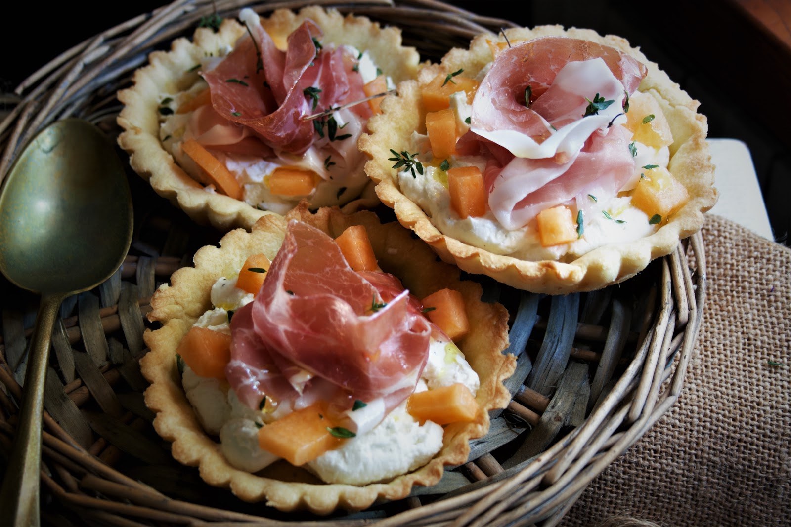 Crostatine salate con prosciutto toscano dop
