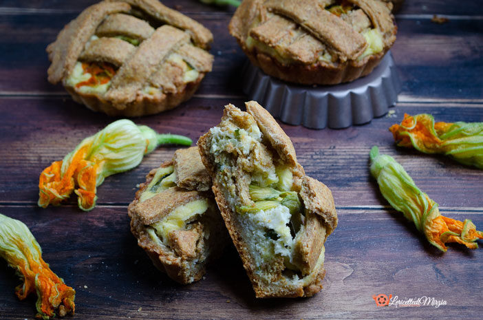 Crostatine salate ricotta zucchine e fiori di zucca