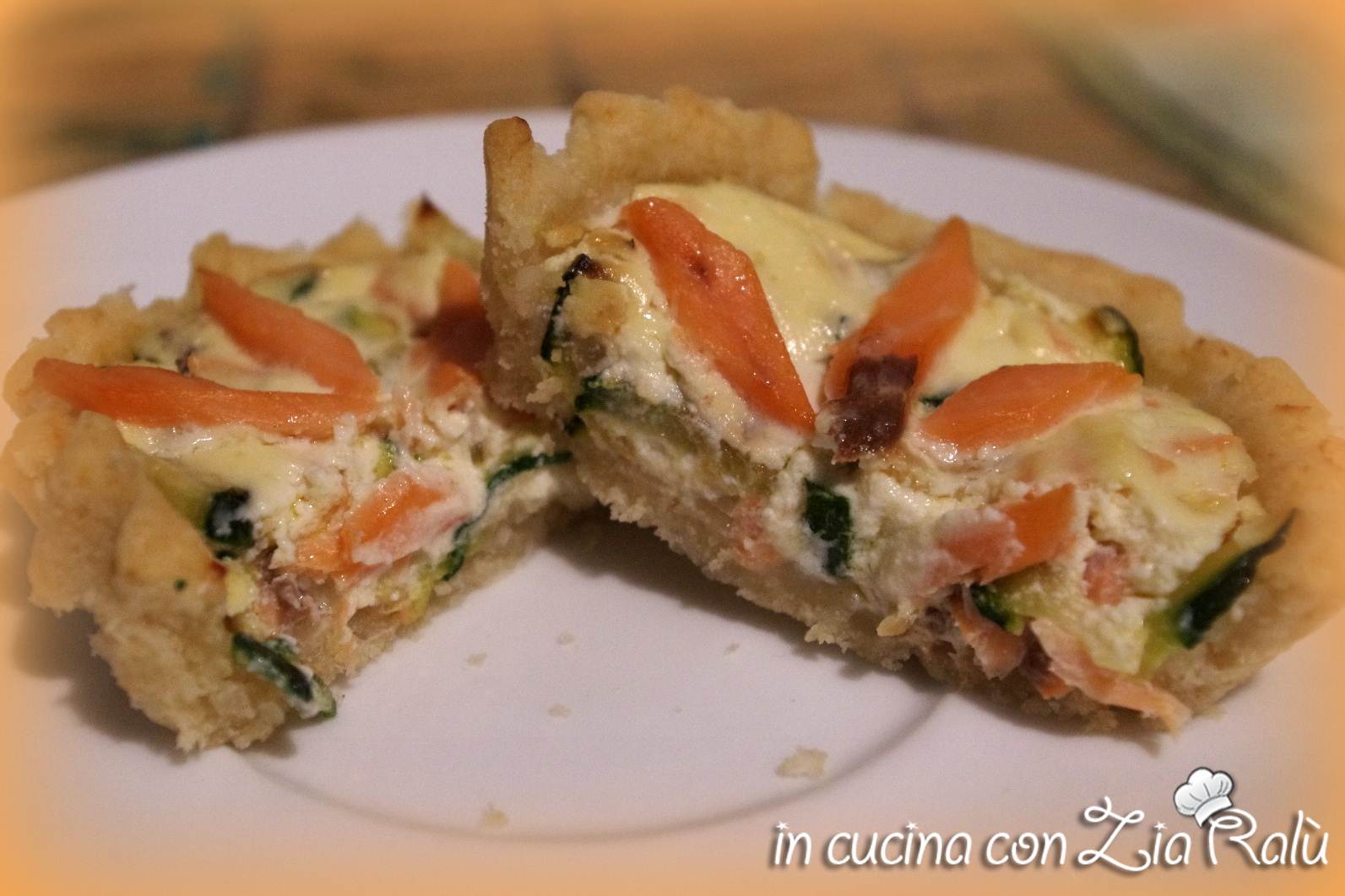 Crostatine zucchine e salmone