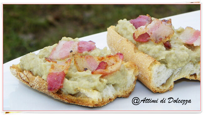 Crostini con crema di carciofi e pancetta