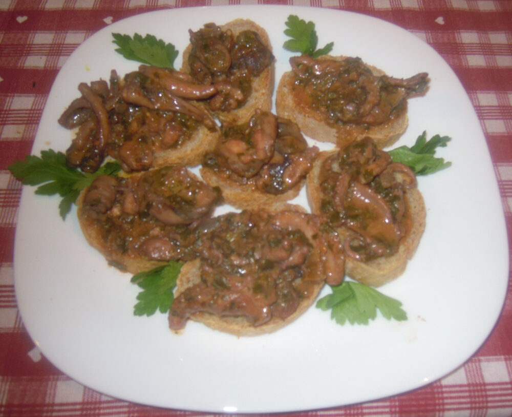 Crostini con i polpetti
