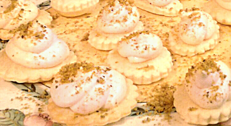 Crostini con mousse al salmone