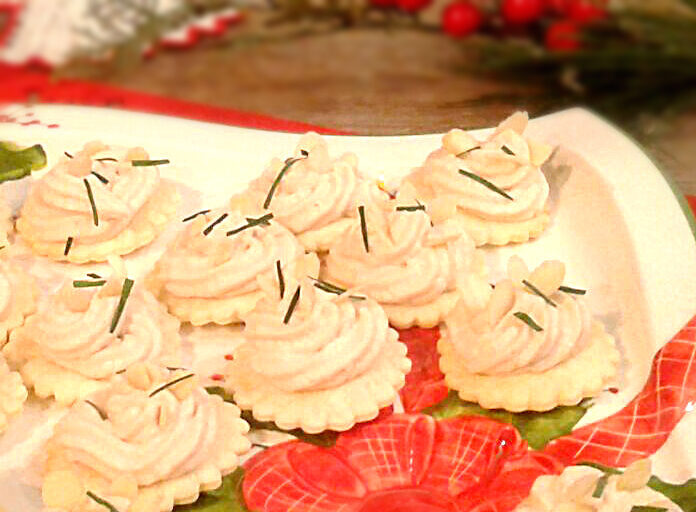 Crostini con mousse di tonno