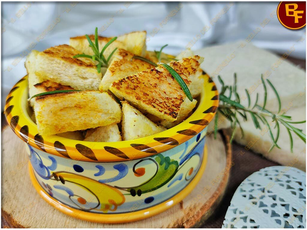 Crostini di pane croccanti