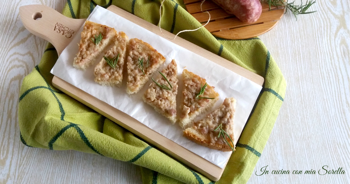 Crostini stracchino e salsiccia