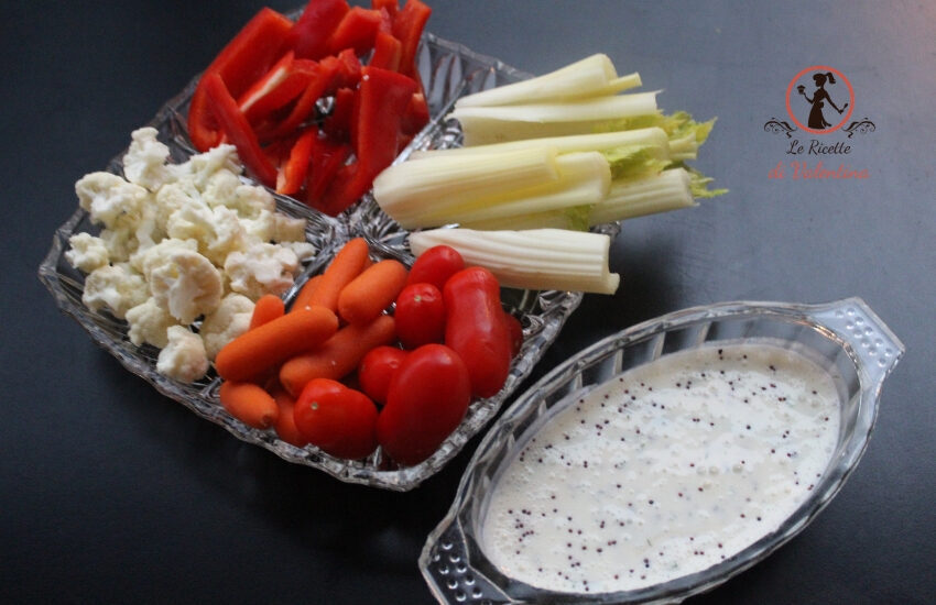 Crudité di verdure con salsa allo yogurt  per un aperitivo leggero