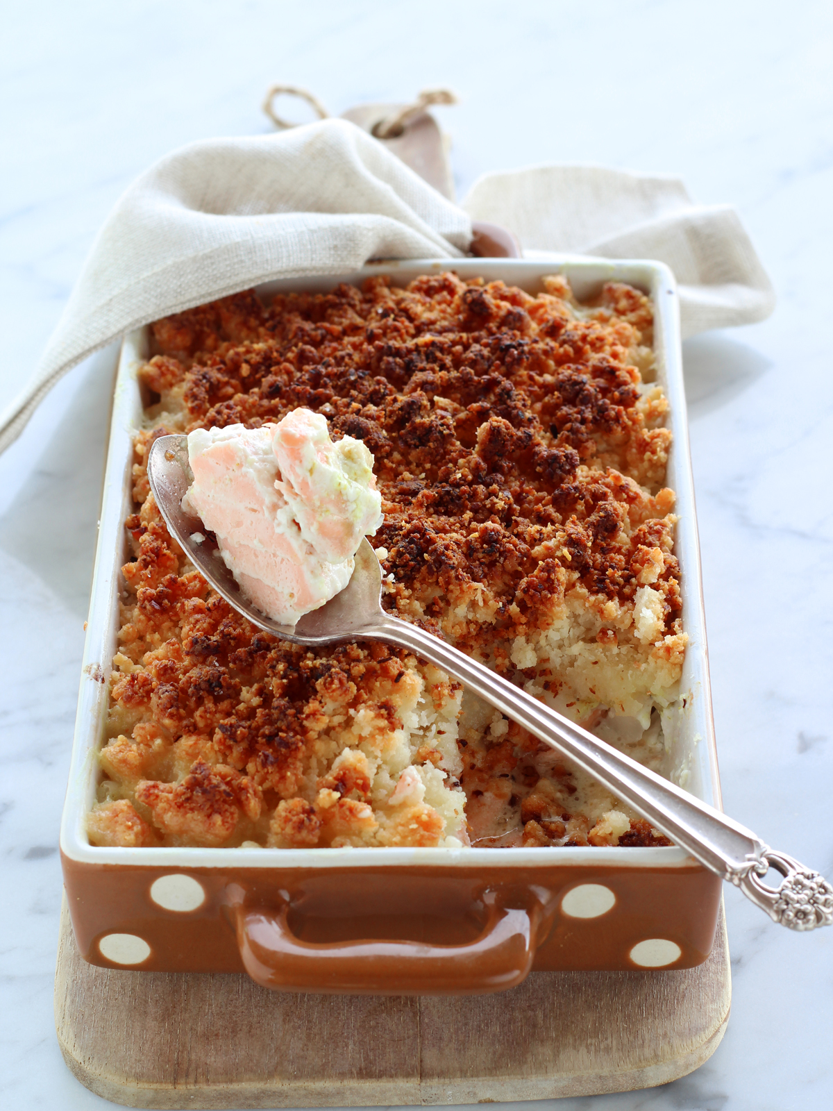 Crumble di salmone e latte di cocco