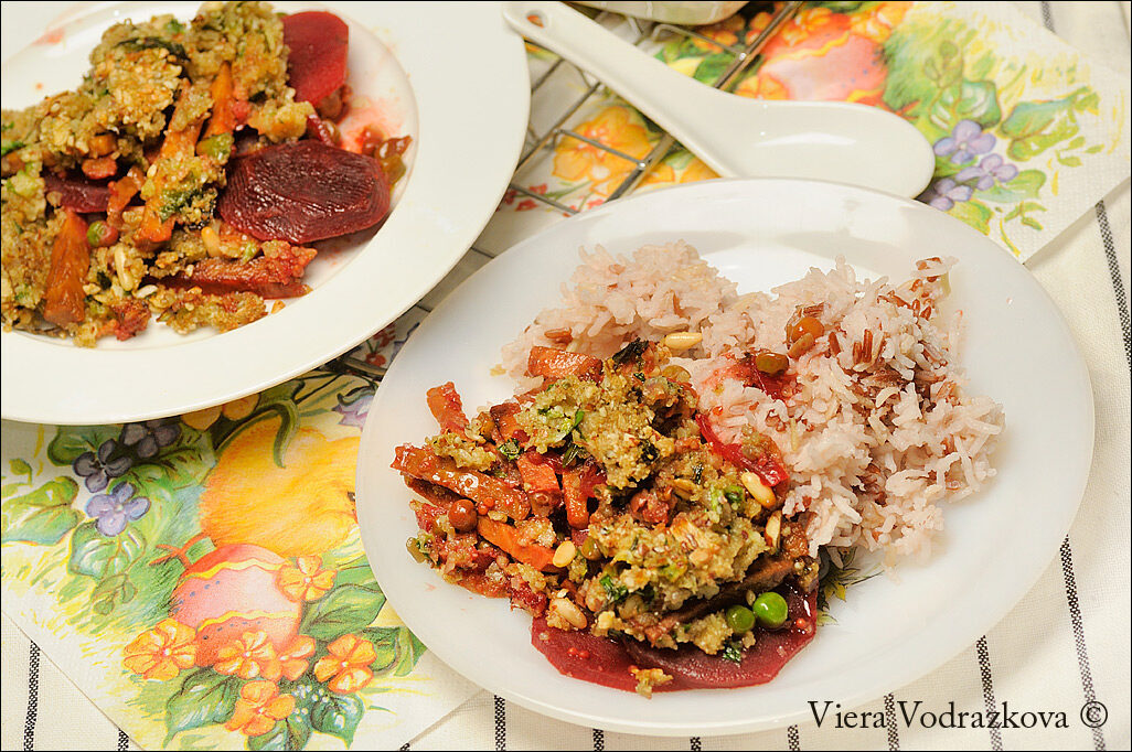 Crumble di tempeh alle erbe con mix di riso