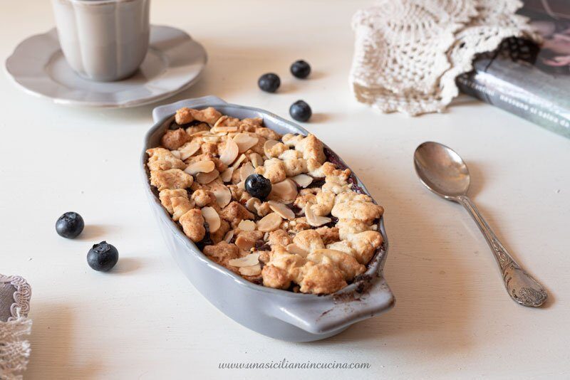 Crumble integrale di mirtilli golosa