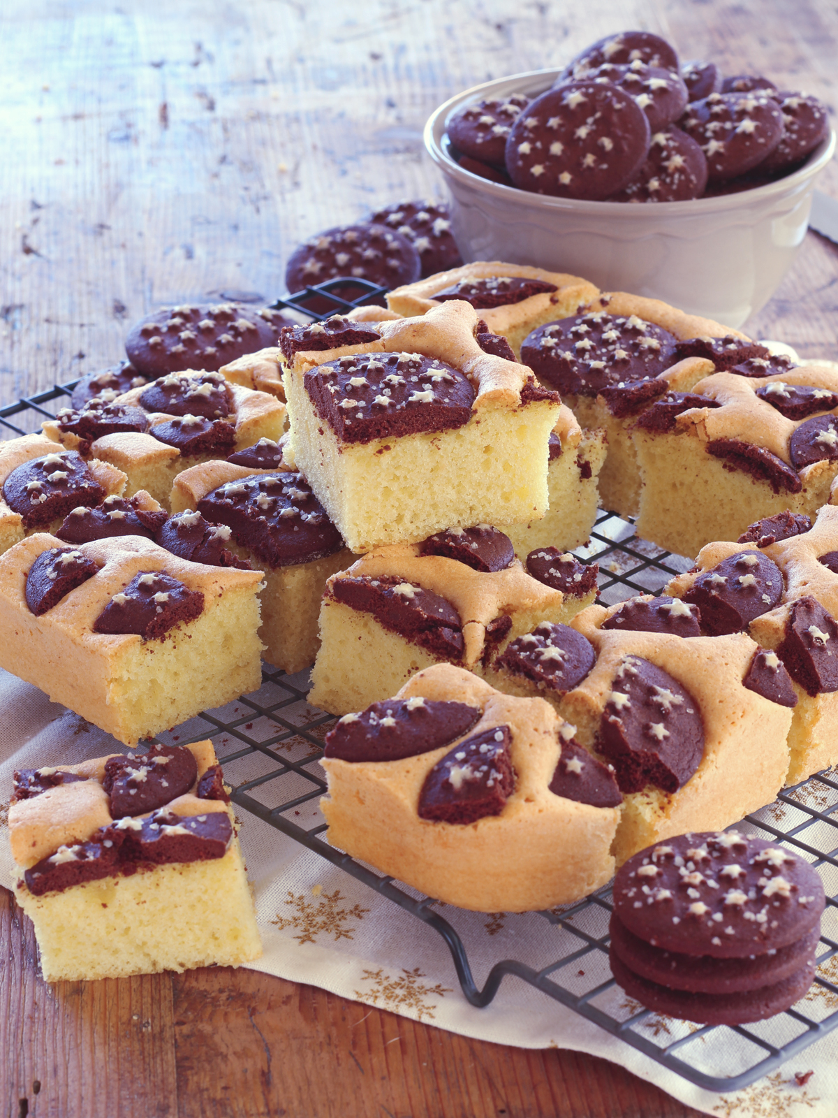 Cubotti di torta ai biscotti pan di stelle