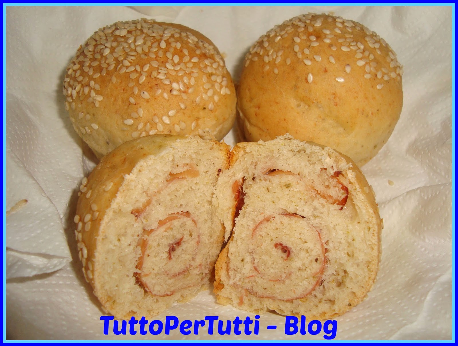 Cucina – pane & snack – bocconcini al rosmarino e grana ripieni di speck con semi di sesamo