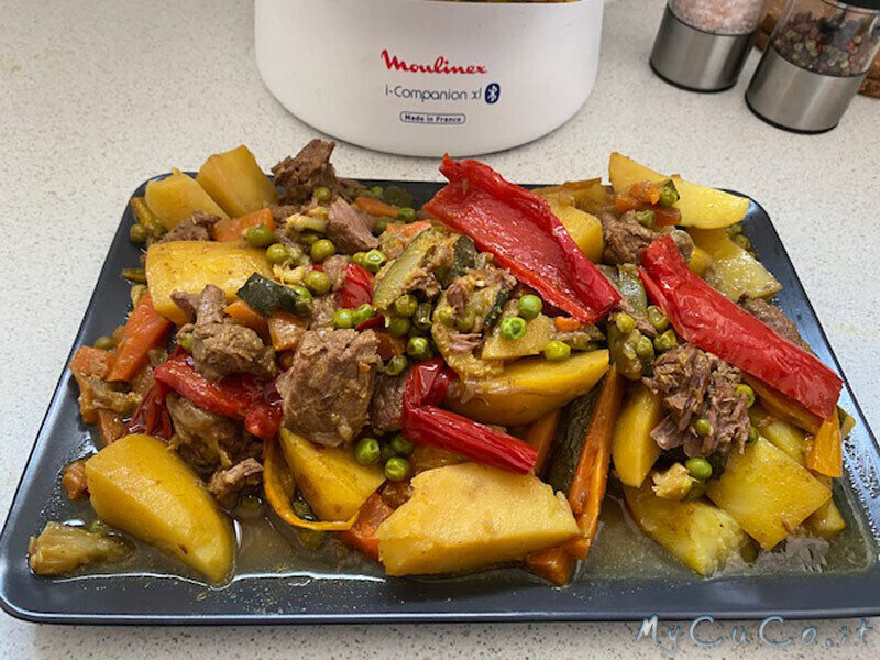 Cuco usato come tajine, cottura di manzo con verdure