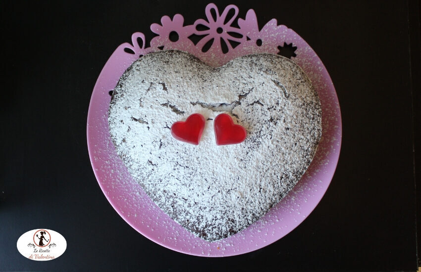 Cuore di albumi al cacao, torta semplice per la merenda