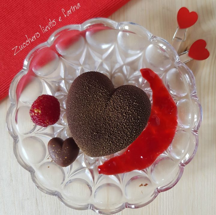 Cuori di mousse al cioccolato e pistacchio