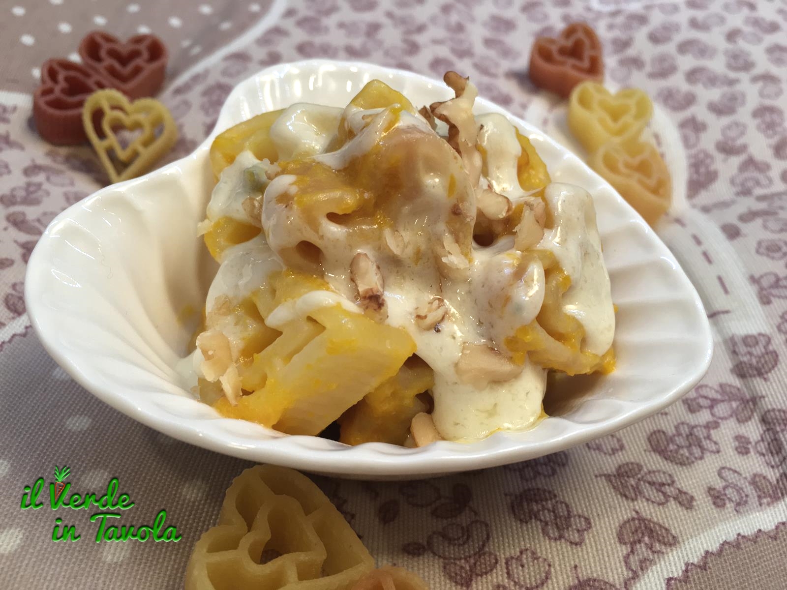 Cuori di pasta alla crema di zucca, gorgonzola e noci