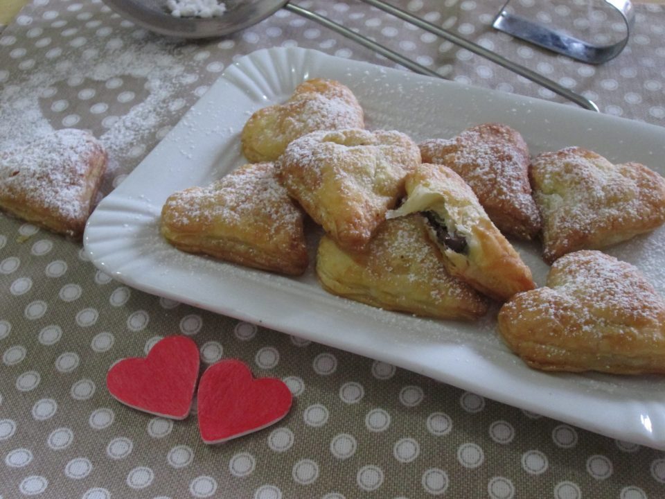 Cuori di sfoglia al cioccolato